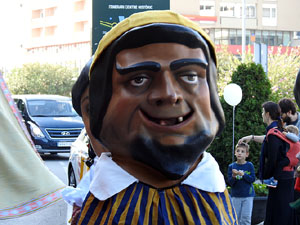 Marat&oacute; per la democr&agrave;cia. Cercavila dels gegants i capgrossos de Girona
