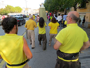 Marat&oacute; per la democr&agrave;cia. Cercavila dels gegants i capgrossos de Girona