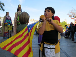 Marat&oacute; per la democr&agrave;cia. Cercavila dels gegants i capgrossos de Girona