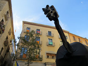 Marat&oacute; per la democr&agrave;cia. Cercavila dels gegants i capgrossos de Girona