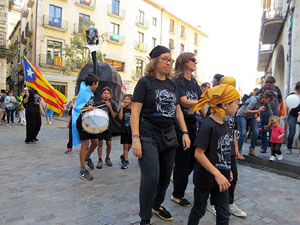 Marat&oacute; per la democr&agrave;cia. Cercavila dels gegants i capgrossos de Girona