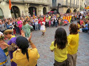 Marat&oacute; per la democr&agrave;cia. Cercavila dels gegants i capgrossos de Girona