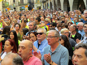 Marat&oacute; per la democr&agrave;cia. Concentraci&oacute; i parlaments a la pla&ccedil;a del Vi