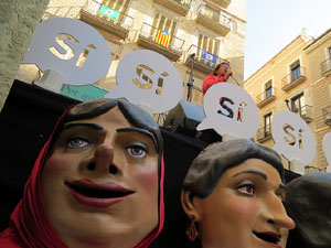 Marat&oacute; per la democr&agrave;cia. Concentraci&oacute; i parlaments a la pla&ccedil;a del Vi