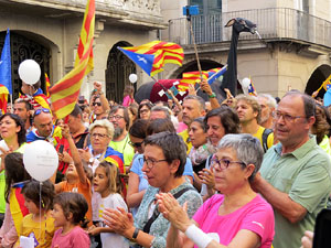 Marat&oacute; per la democr&agrave;cia. Concentraci&oacute; i parlaments a la pla&ccedil;a del Vi