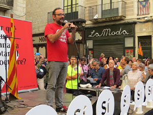 Marat&oacute; per la democr&agrave;cia. Concentraci&oacute; i parlaments a la pla&ccedil;a del Vi