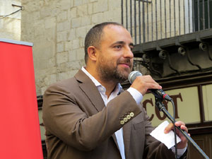 Marat&oacute; per la democr&agrave;cia. Concentraci&oacute; i parlaments a la pla&ccedil;a del Vi