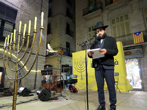 Nadal 2017. Encesa de les llums de Hanukk&agrave; a la pla&ccedil;a del Vi