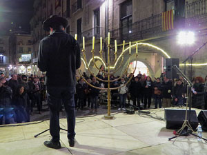 Nadal 2017. Encesa de les llums de Hanukk&agrave; a la pla&ccedil;a del Vi