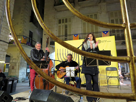 Nadal 2017 a Girona. Encesa de les llums de Hanukk&agrave; a la pla&ccedil;a del Vi