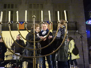 Nadal 2017. Encesa de les llums de Hanukk&agrave; a la pla&ccedil;a del Vi