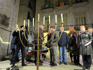Nadal 2017. Encesa de les llums de Hanukk&agrave; a la pla&ccedil;a del Vi