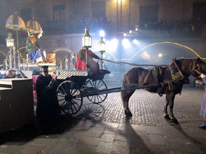 La Cavalcada de Reis 2018. Arribada del seguici a la pla&ccedil;a del Vi