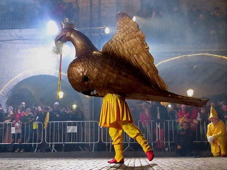 La Cavalcada de Reis 2018. Arribada del seguici a la pla&ccedil;a del Vi