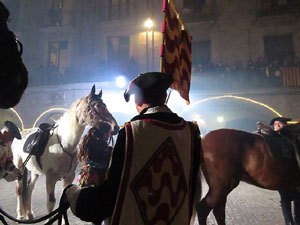La Cavalcada de Reis 2018. Arribada del seguici a la pla&ccedil;a del Vi