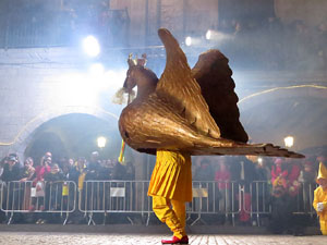 La Cavalcada de Reis 2018. Arribada del seguici a la pla&ccedil;a del Vi