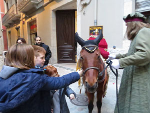 La Cavalcada de Reis 2018. La precavalcada des de la Merc&egrave; pels carrers de Girona