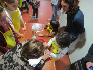 Nadal 2017. Taller de sufganiot, bunyols de Hanukk&agrave;, al Museu d'Hist&ograve;ria dels Jueus