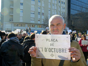 Canvi de nom de la pla&ccedil;a Constituci&oacute; per pla&ccedil;a de l'1 d'octubre