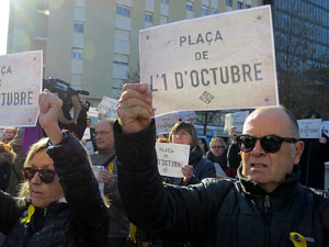Canvi de nom de la pla&ccedil;a Constituci&oacute; per pla&ccedil;a de l'1 d'octubre