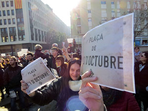 Canvi de nom de la pla&ccedil;a Constituci&oacute; per pla&ccedil;a de l'1 d'octubre