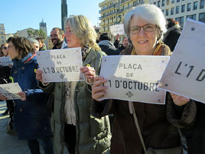 Canvi de nom de la pla&ccedil;a Constituci&oacute; per pla&ccedil;a de l'1 d'octubre