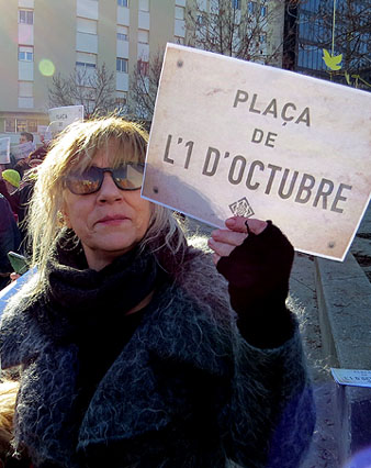 Exhibici&oacute; dels cartell a la pla&ccedil;a