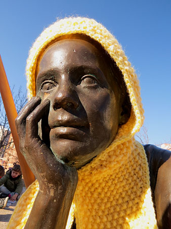 Cap de l'escultura que representa l'&uacute;nica nena nascuda a Girona el 6 de desembre de 1978