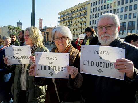 Exhibici&oacute; de cartells a la pla&ccedil;a