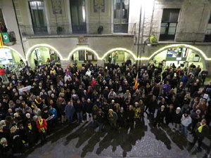 'R' de rep&uacute;blica. Acte per commemorar el primer mes de la proclamaci&oacute; de la Rep&uacute;blica, a la pla&ccedil;a