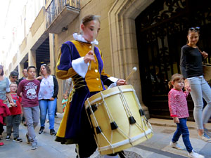 Toc de rams. Canvi dels rams de flors de les gegantes de Girona