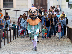 Toc de rams. Canvi dels rams de flors de les gegantes de Girona