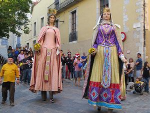 Toc de rams. Canvi dels rams de flors de les gegantes de Girona