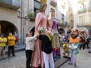 Toc de rams. Canvi dels rams de flors de les gegantes de Girona