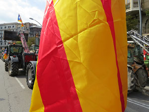 Marxa pagesa. Concentraci&oacute; de 500 tractors als carrers de Girona