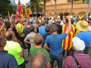 Marxa pagesa. Concentraci&oacute; de 500 tractors als carrers de Girona
