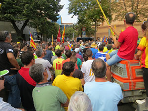 Marxa pagesa. Concentraci&oacute; de 500 tractors als carrers de Girona
