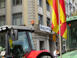 Marxa pagesa. Concentraci&oacute; de 500 tractors als carrers de Girona