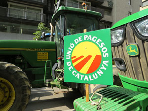 Marxa pagesa. Concentraci&oacute; de 500 tractors als carrers de Girona