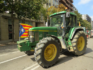 Marxa pagesa. Concentraci&oacute; de 500 tractors als carrers de Girona