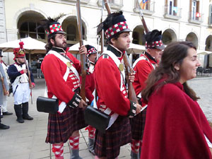X Festa Reviu els Setges Napole&ograve;nics de Girona. Desfilada pels carrers de Girona