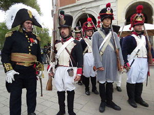 X Festa Reviu els Setges Napole&ograve;nics de Girona. Desfilada pels carrers de Girona