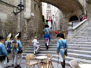 X Festa Reviu els Setges Napole&ograve;nics de Girona. Desfilada pels carrers de Girona