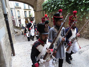 X Festa Reviu els Setges Napole&ograve;nics de Girona. Desfilada pels carrers de Girona