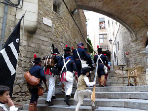 X Festa Reviu els Setges Napole&ograve;nics de Girona. Desfilada pels carrers de Girona