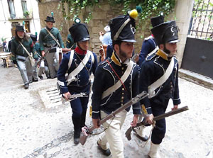 X Festa Reviu els Setges Napole&ograve;nics de Girona. Desfilada pels carrers de Girona