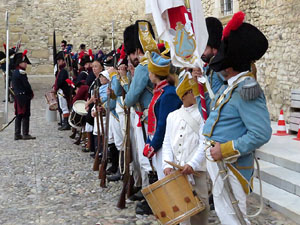 X Festa Reviu els Setges Napole&ograve;nics de Girona. Presentaci&oacute; a la pla&ccedil;a de Sant Dom&egrave;nec