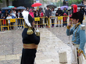 X Festa Reviu els Setges Napole&ograve;nics de Girona. Presentaci&oacute; a la pla&ccedil;a de Sant Dom&egrave;nec