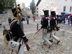X Festa Reviu els Setges Napole&ograve;nics de Girona. Presentaci&oacute; a la pla&ccedil;a de Sant Dom&egrave;nec