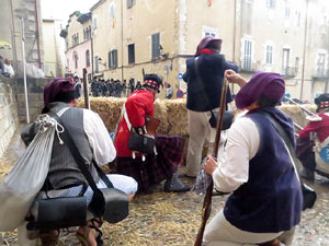 X Festa Reviu els Setges Napole&ograve;nics de Girona. Combat a la pla&ccedil;a dels Ap&ograve;stols